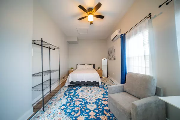 Coliving in Idlewild South - East Charlotte, Charlotte