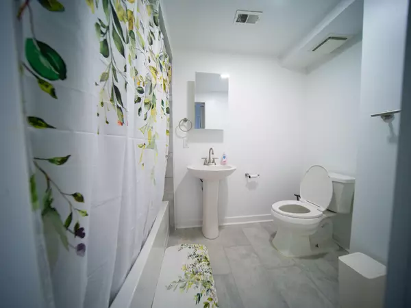 Coliving in Idlewild South - East Charlotte, Charlotte