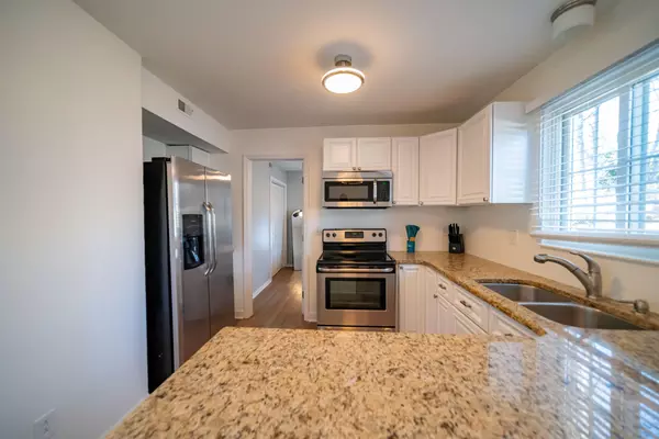 Coliving in Idlewild South - East Charlotte, Charlotte