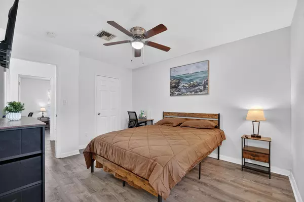 Coliving in Grant Park Tampa - East Tampa, Tampa