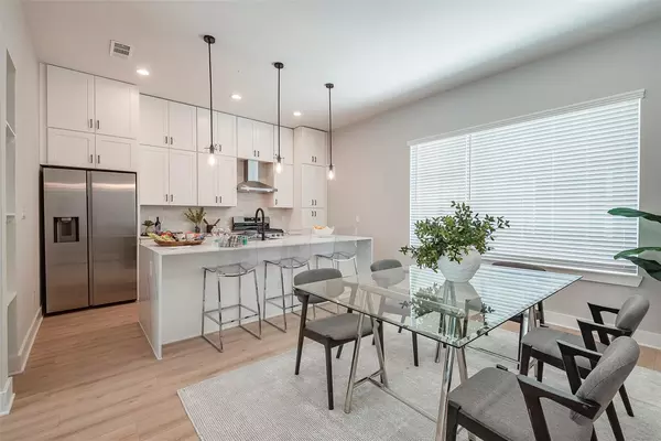 3 bedrooms apartment for rent in Old East Dallas - Ne Dallas, Dallas