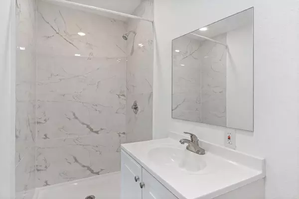 Coliving in Wolf Creek - Sw Dallas, Dallas