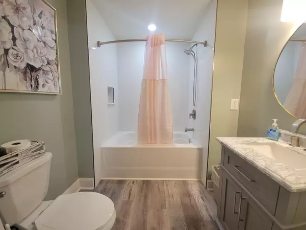 Coliving in Cedar Hills - Westside, Jacksonville