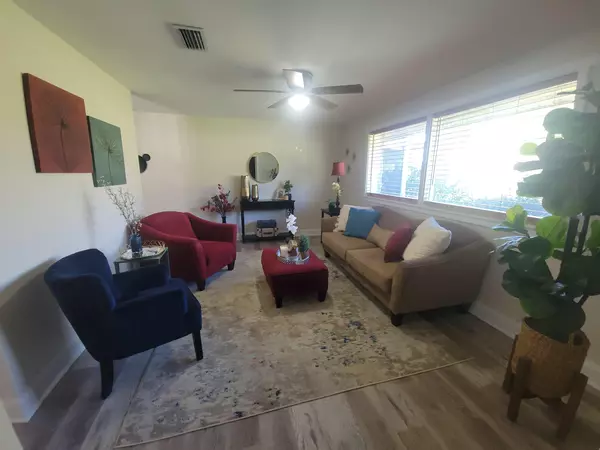 Coliving in Cedar Hills - Westside, Jacksonville