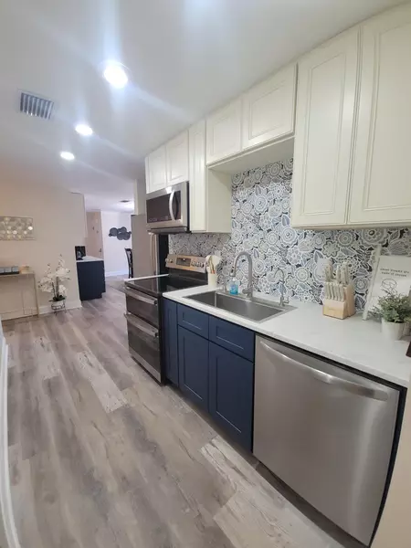 Coliving in Cedar Hills - Westside, Jacksonville