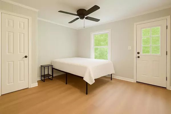 Coliving in Hickory Ridge - East Charlotte, Charlotte