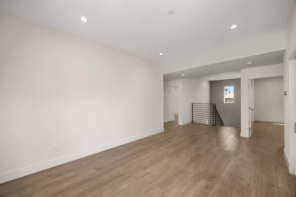 Coliving in Valley Village - San Fernando Valley, Los Angeles