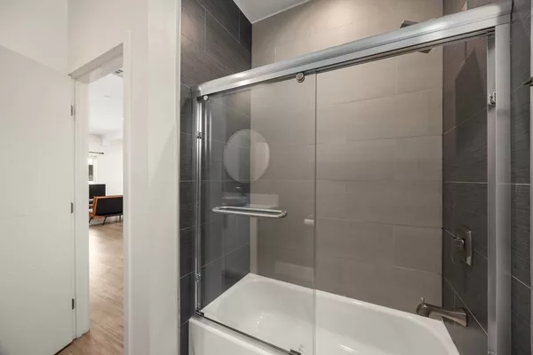 Coliving in Valley Village - San Fernando Valley, Los Angeles