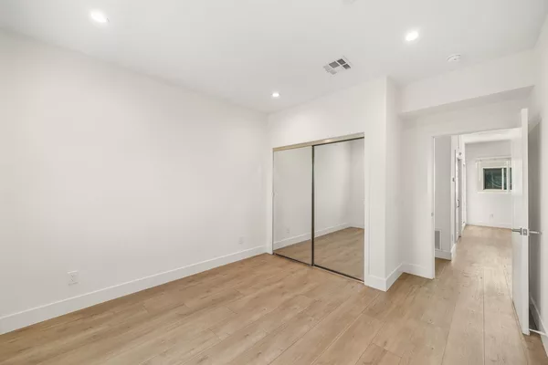 Coliving in Valley Village - San Fernando Valley, Los Angeles