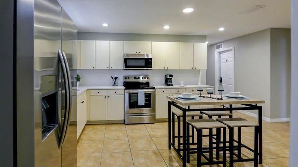 Coliving in Live Oaks Square - East Tampa, Tampa