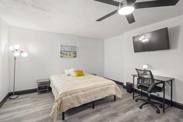 Coliving in Engelwood Park - East Orlando, Orlando