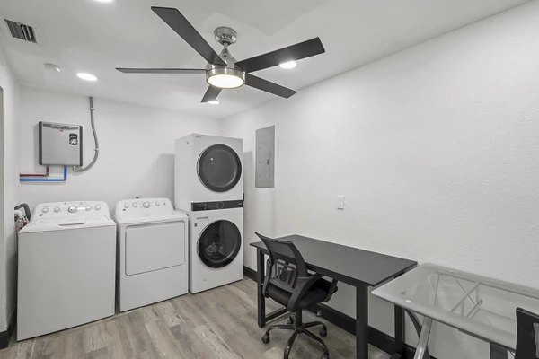 Coliving in Engelwood Park - East Orlando, Orlando