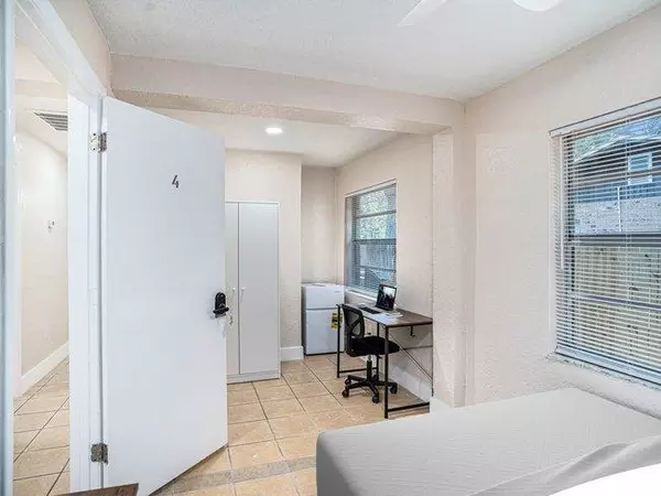 Coliving in University Square - North Tampa, Tampa