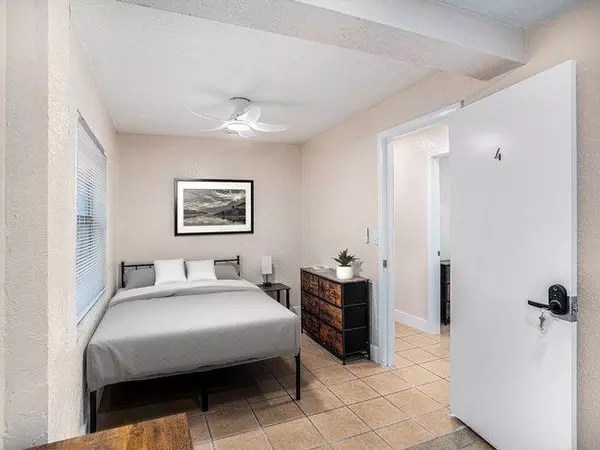 Coliving in University Square - North Tampa, Tampa