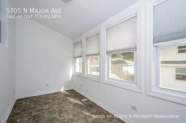 3 bedrooms apartment for rent in Jefferson Park - Far North Side, Chicago