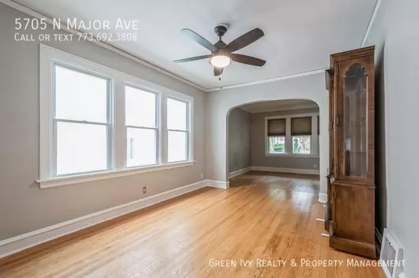 3 bedrooms apartment for rent in Jefferson Park - Far North Side, Chicago