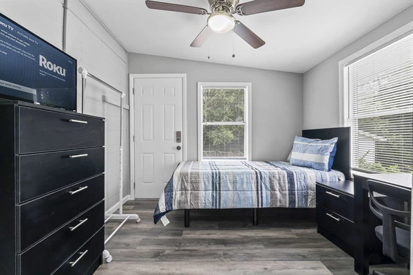 Coliving in Cedar Hills - Westside, Jacksonville