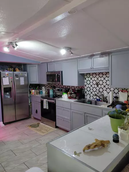 Coliving in Cocoa - Outer Orlando, Orlando