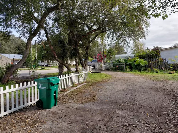 Coliving in Cocoa - Outer Orlando, Orlando