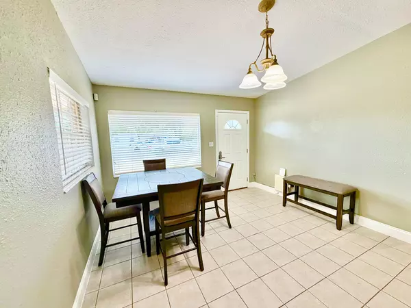 Coliving in University Square - North Tampa, Tampa