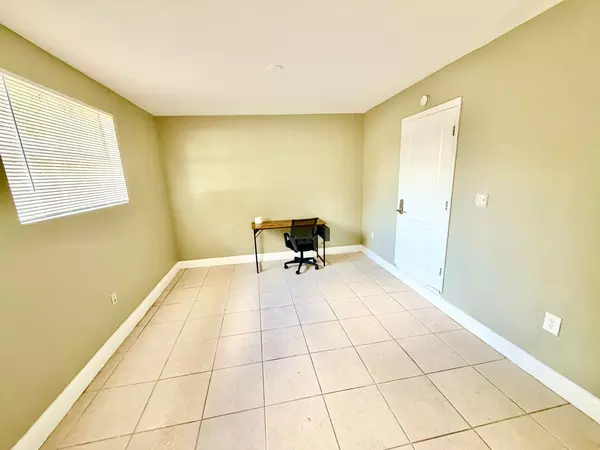 Coliving in University Square - North Tampa, Tampa