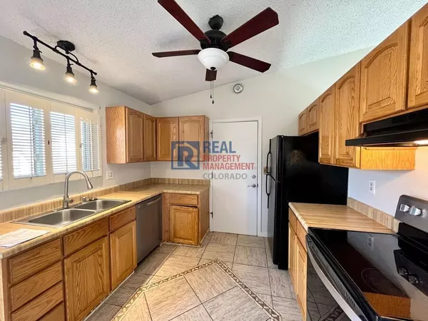 4 bedrooms apartment for rent in Northeast Colorado Springs - North COS, Colorado Springs