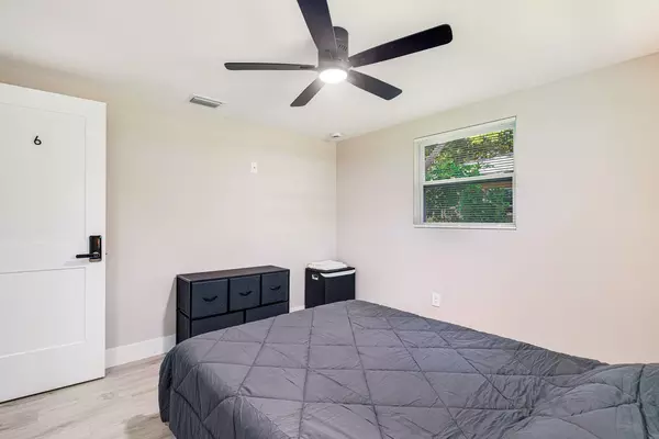 Coliving in Englewood - North Port, Sarasota