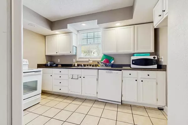 Coliving in Midtown-Westport - KCMO, Kansas City