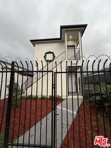 4 bedrooms apartment for rent in South Gate - Southeast, Los Angeles