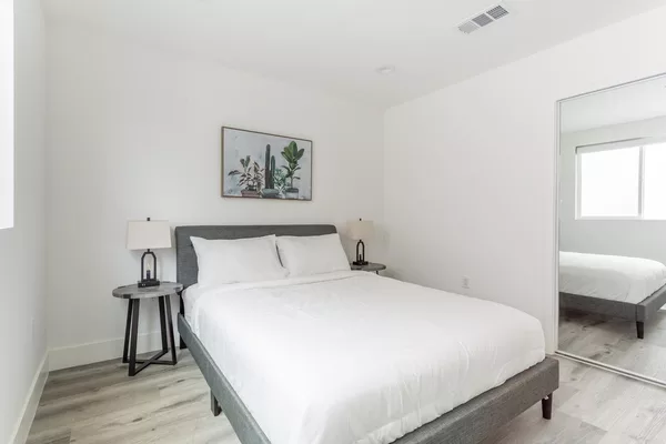 Coliving in North Hollywood - San Fernando Valley, Los Angeles