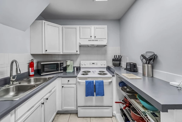 Coliving in Cedar Hills - Westside, Jacksonville