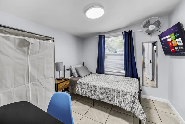 Coliving in Cedar Hills - Westside, Jacksonville