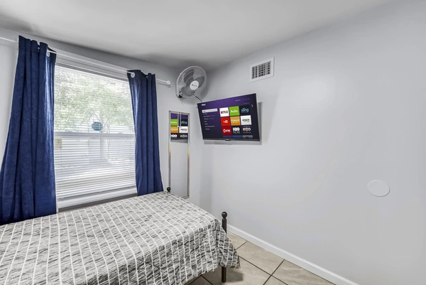 Coliving in Cedar Hills - Westside, Jacksonville