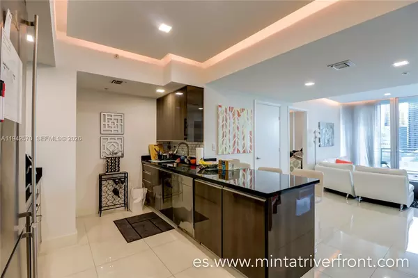 2 bedrooms apartment for rent in Downtown Miami - Miami, Miami