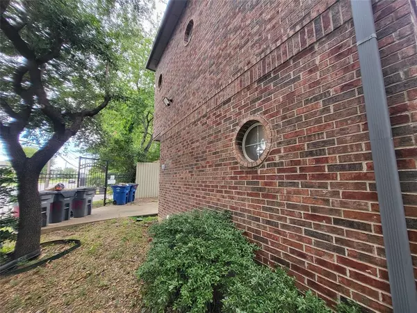 3 bedrooms apartment for rent in Old East Dallas - Ne Dallas, Dallas
