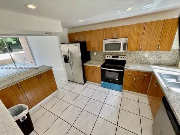 3 bedrooms apartment for rent in Westchester FL - Miami Dade, Miami