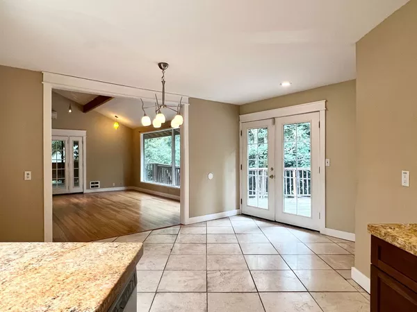 4 bedrooms apartment for rent in Wedgwood - North Seattle, Seattle