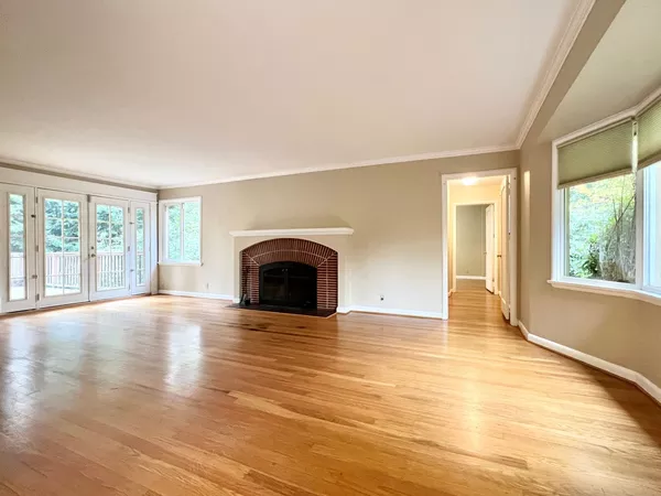 4 bedrooms apartment for rent in Wedgwood - North Seattle, Seattle
