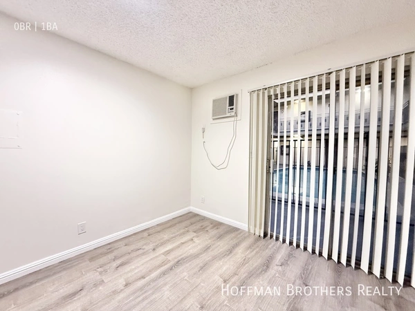 Studio Apartment for rent in Valley Glen - San Fernando Valley, Los Angeles