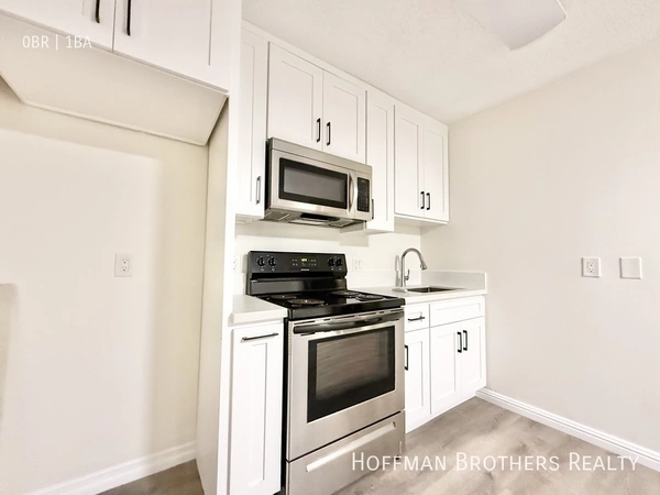 Studio Apartment for rent in Valley Glen - San Fernando Valley, Los Angeles