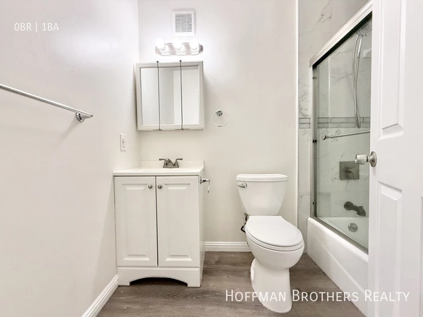 Studio Apartment for rent in Valley Glen - San Fernando Valley, Los Angeles