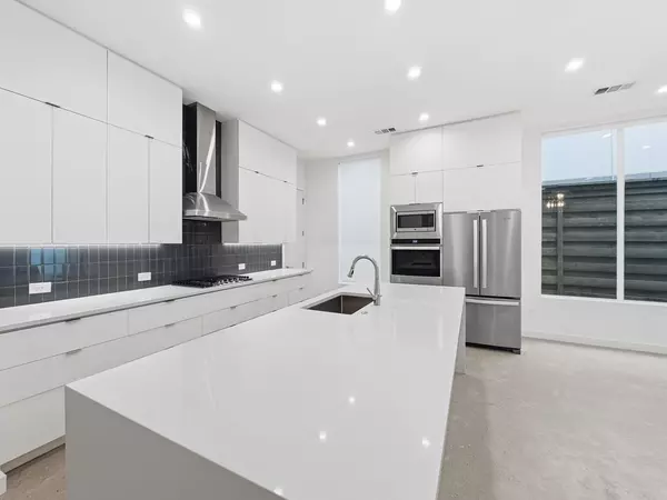 3 bedrooms apartment for rent in Old East Dallas - Ne Dallas, Dallas