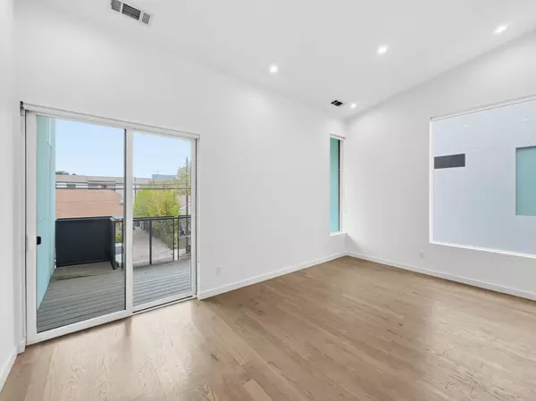 3 bedrooms apartment for rent in Old East Dallas - Ne Dallas, Dallas