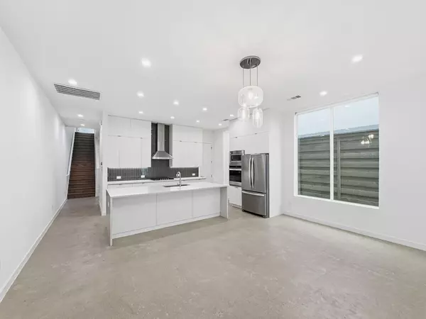 3 bedrooms apartment for rent in Old East Dallas - Ne Dallas, Dallas