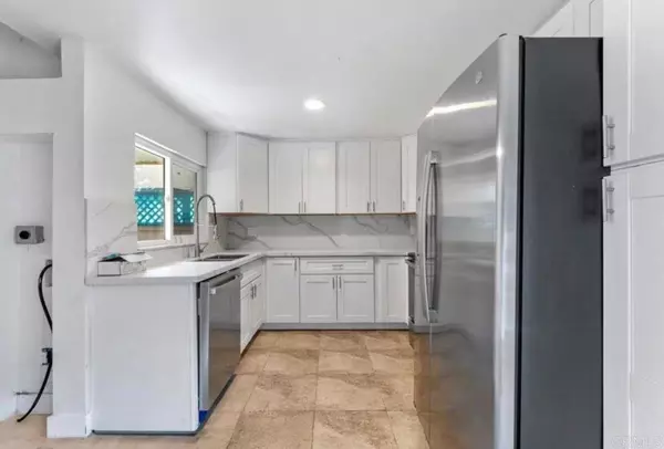 4 bedrooms apartment for rent in San Carlos - Inland, San Diego