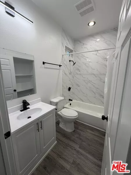 4 bedrooms apartment for rent in South Gate - Southeast, Los Angeles