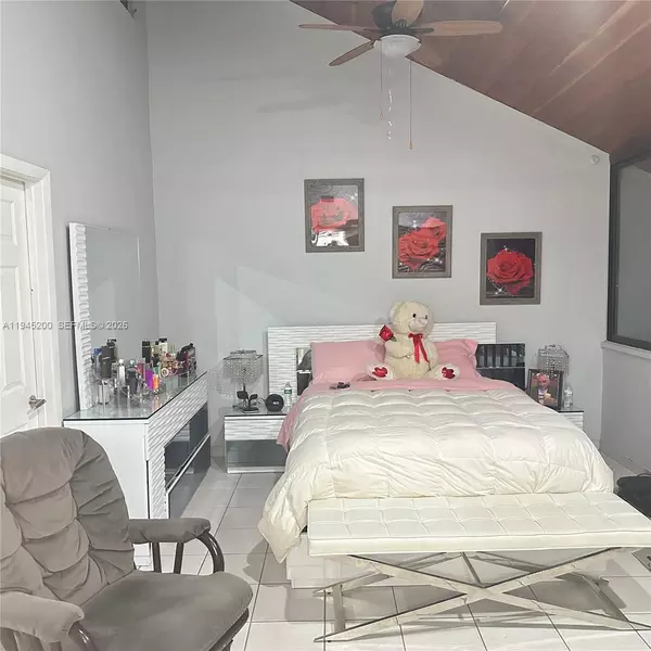 4 bedrooms apartment for rent in Westchester FL - Miami Dade, Miami