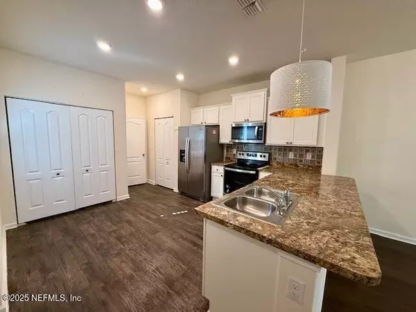 2 bedrooms apartment for rent in Deerwood - Southside, Jacksonville