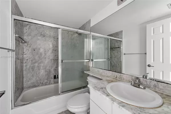 2 bedrooms apartment for rent in Downtown Miami - Miami, Miami