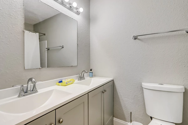 Coliving in Lake Forest - Northside, Jacksonville